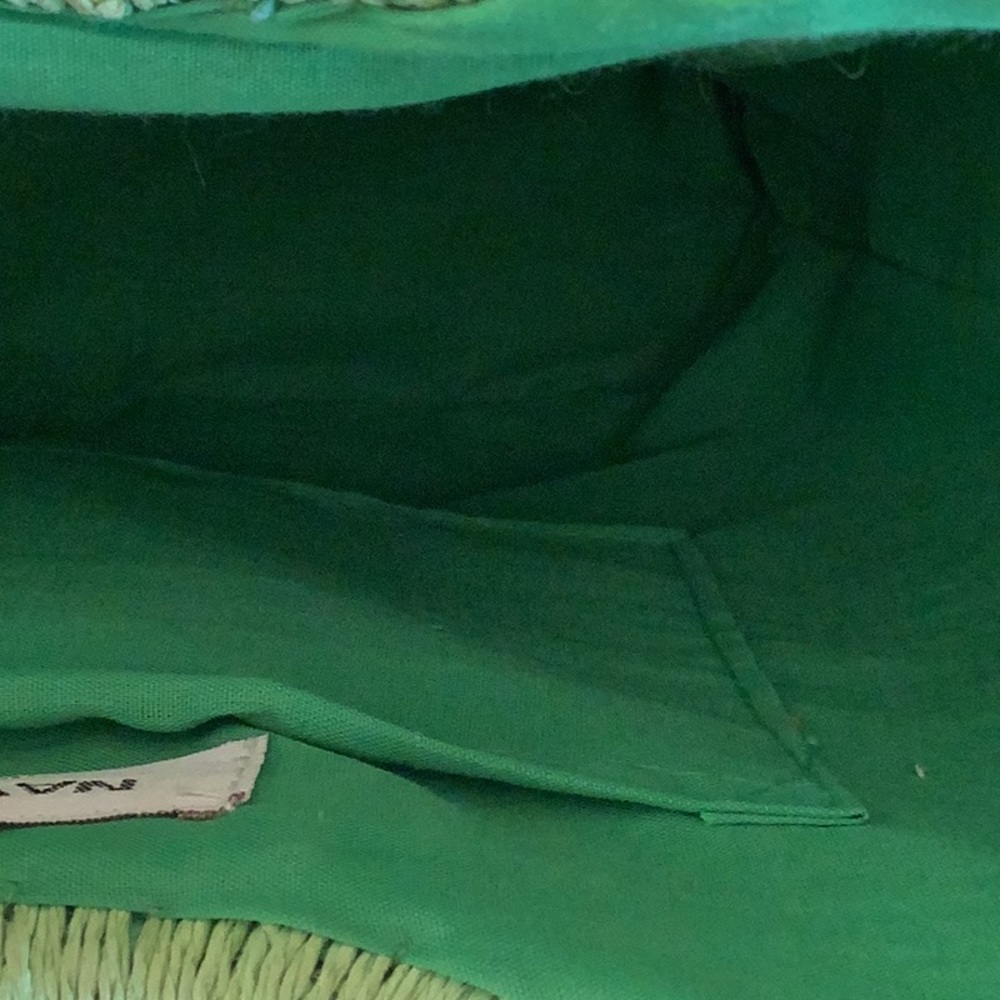 Adorable Straw Purse 💚💚💚 - Picture 3 of 5